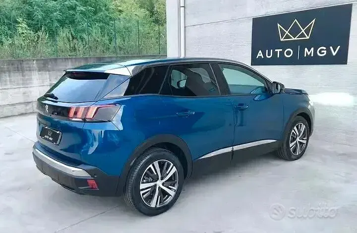 Usata Peugeot 3008 Allure 131 CV (96 kW) 2023 Bluazzurro SUV