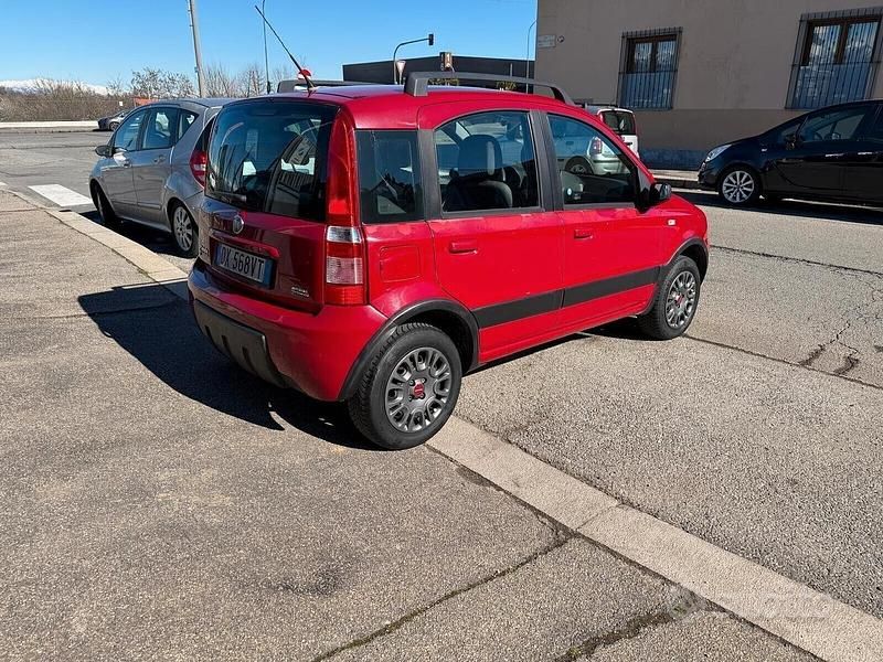 Usata Fiat Panda Climbing 60 CV (44 kW) 2009 Rosso Utilitaria