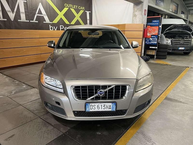 Usata Volvo V70 Kinetic 185 CV (136 kW) 2008 Bronzo Station wagon