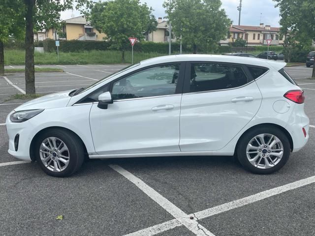 Usata Ford Fiesta Titanium 75 CV (55 kW) 2023 Bianco Utilitaria