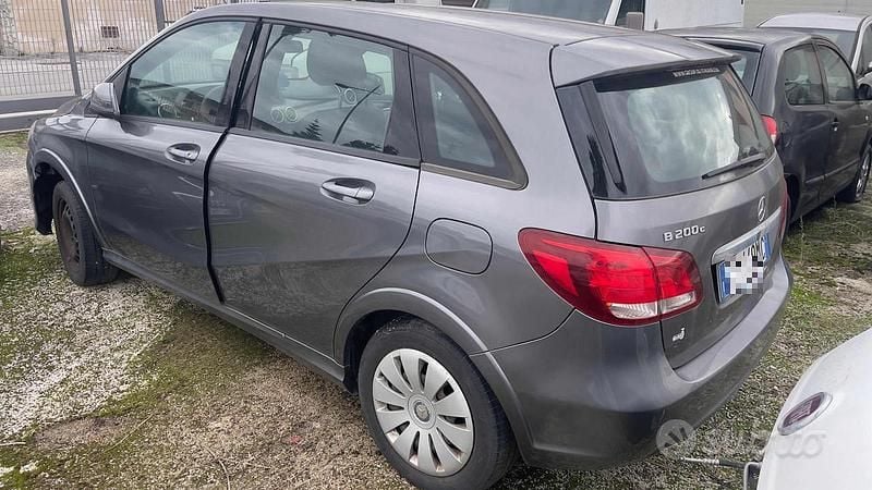 Usata Mercedes B200 2016 Grigio Monovolume