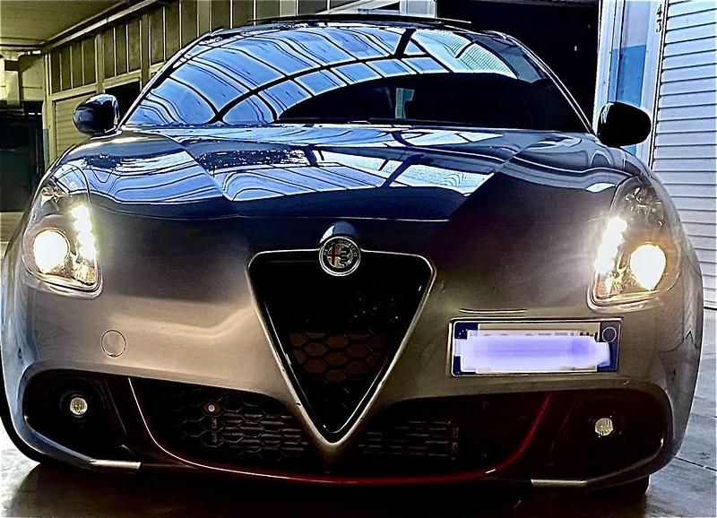 Usata Alfa Romeo Giulietta 120 CV (88 kW) 2020 Grigio Utilitaria