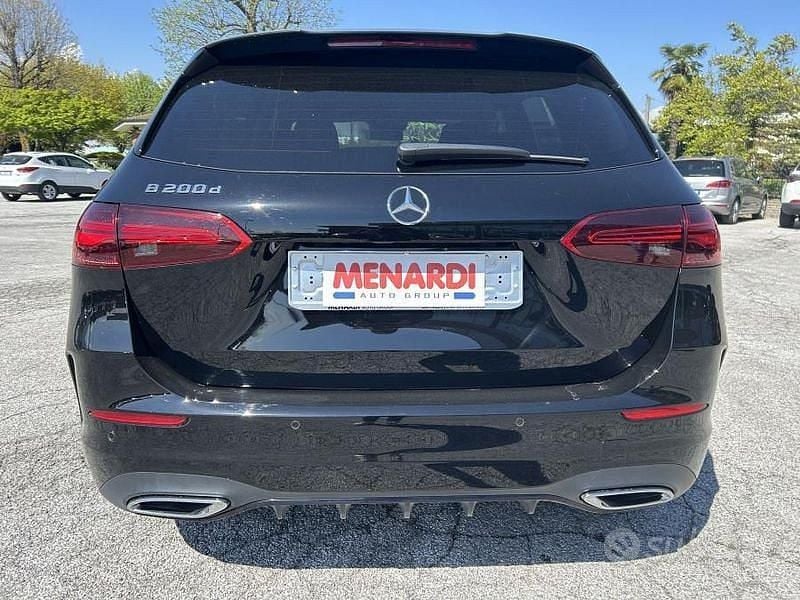 Usata Mercedes B200 AMG 150 CV (110 kW) 2024 Nero Monovolume
