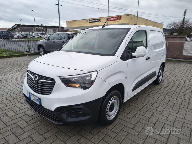 Usata Opel Combo Edition 102 CV (75 kW) 2018 Bianco Berlina