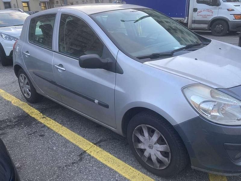 Usata Renault Clio III Rip Curl 68 CV (50 kW) 2007 Argento Berlina