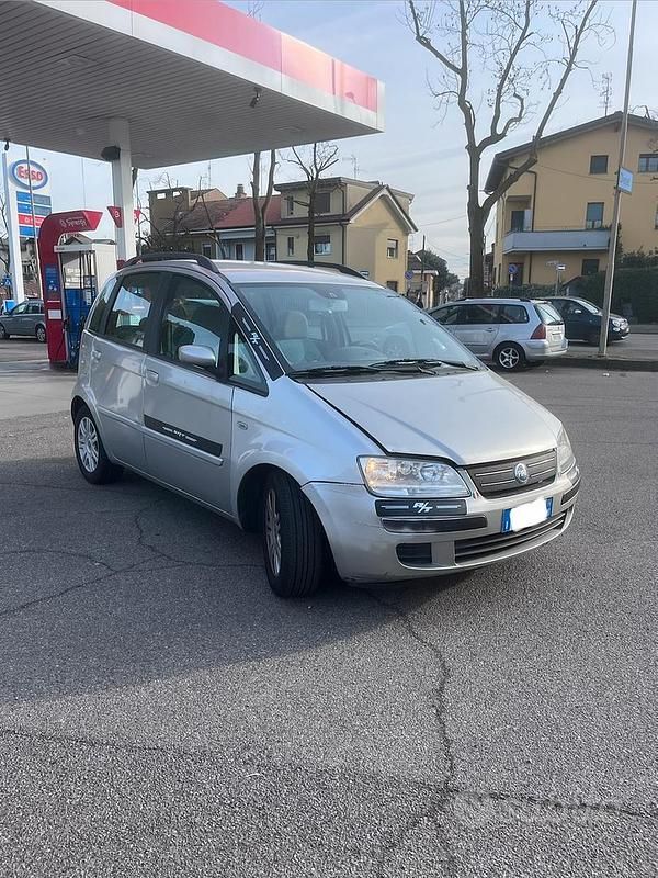 Usata Fiat Idea 95 CV (69 kW) 2004 Monovolume