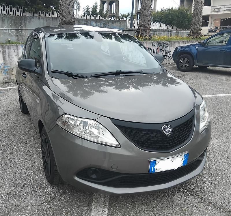 Usata Lancia Ypsilon S 95 CV (69 kW) 2018 Grigio Utilitaria