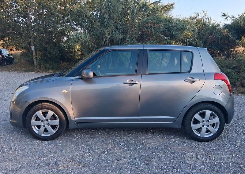 Second-hand Suzuki Swift 92 CP (67 kW) 2008 Gri Hatchback