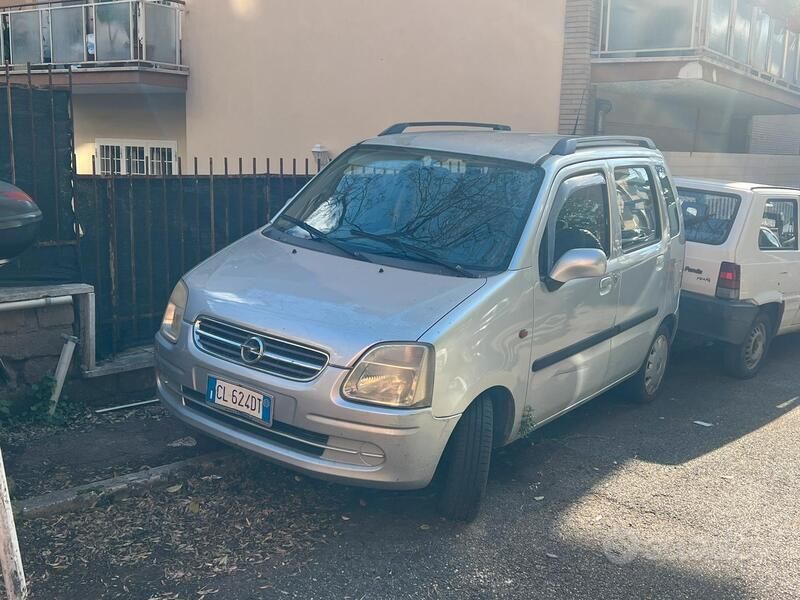 Usata Opel Agila 60 CV (44 kW) 2003 Grigio Utilitaria
