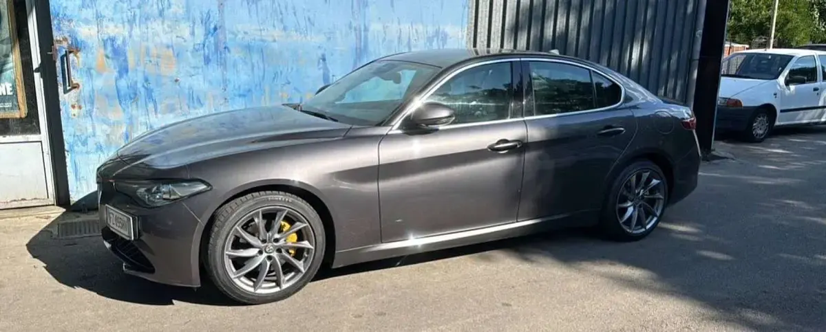 Usata Alfa Romeo Giulia Executive 160 CV (117 kW) 2019 Grigio Berlina
