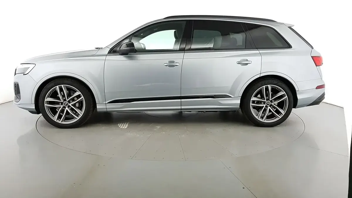Usata Audi Q7 S-Line 286 CV (210 kW) 2024 Grigio metalizzato SUV