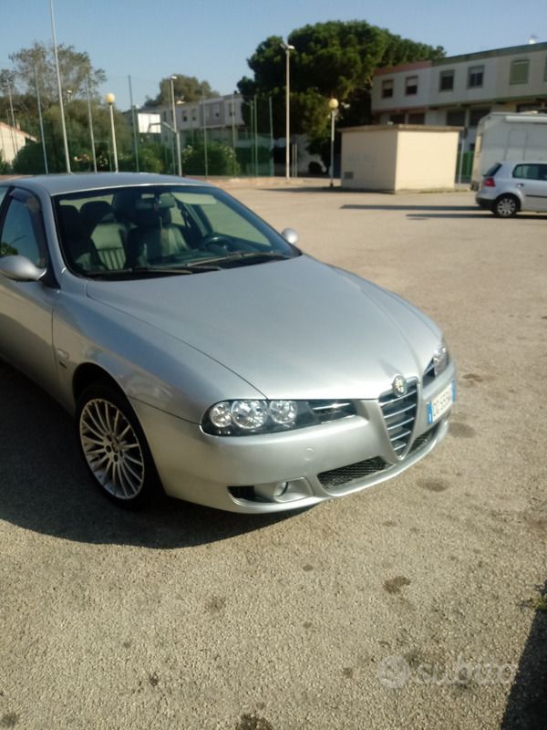 Grigio Usata 2003 Alfa Romeo 156 Distinctive Tre volumi | 2000 € - Immagine 1/4