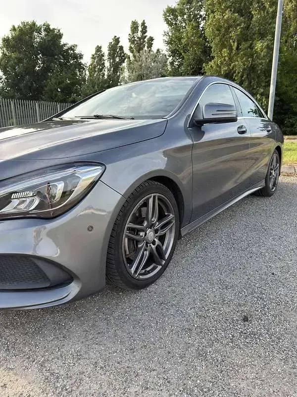Usata Mercedes CLA220 AMG line 177 CV (130 kW) 2017 Coupé