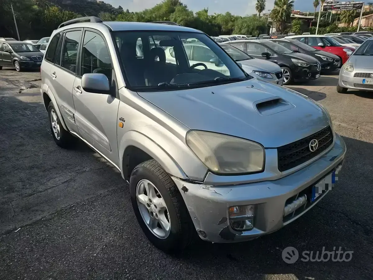 Usata Toyota RAV4 116 CV (85 kW) 2002 Grigio SUV