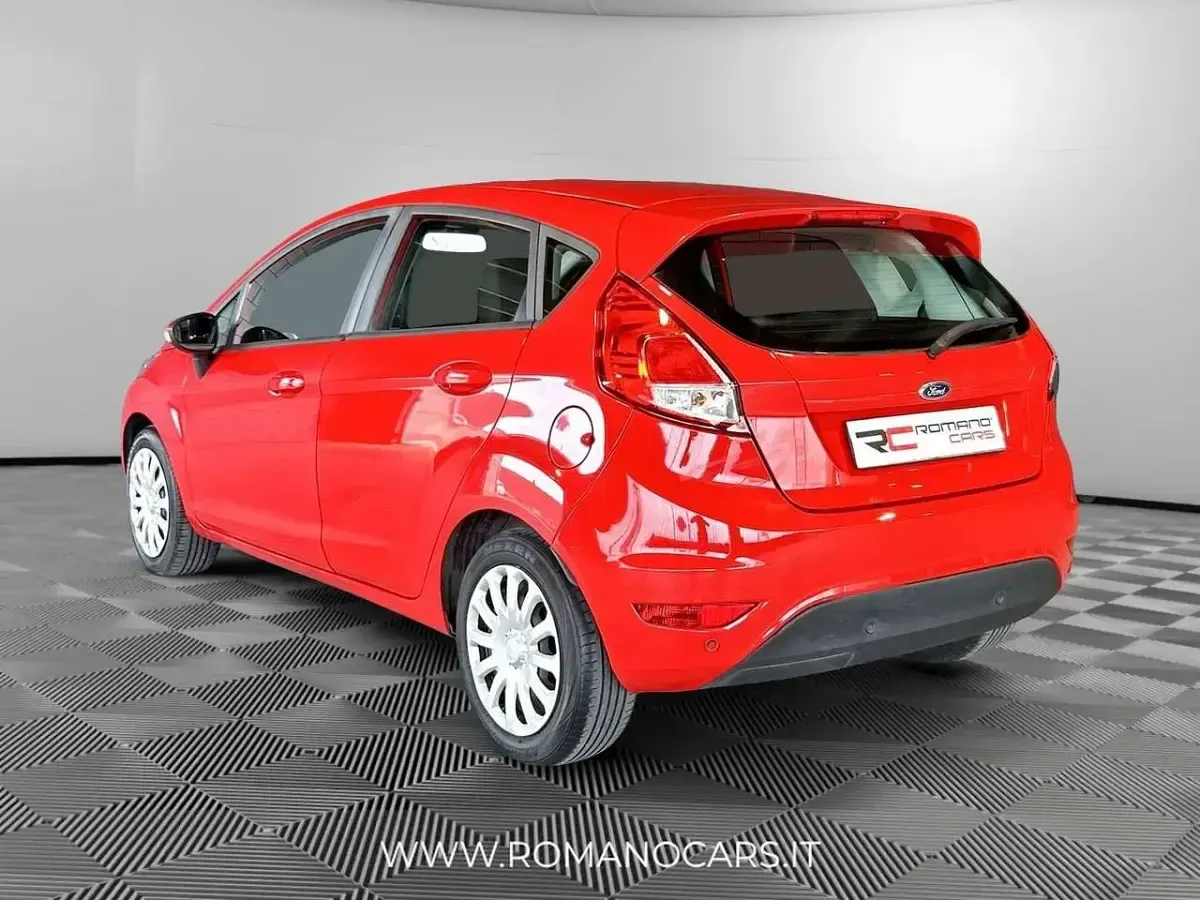 Gebraucht Ford Fiesta Titanium 75 PS (55 kW) 2016 Rot Kleinwagen