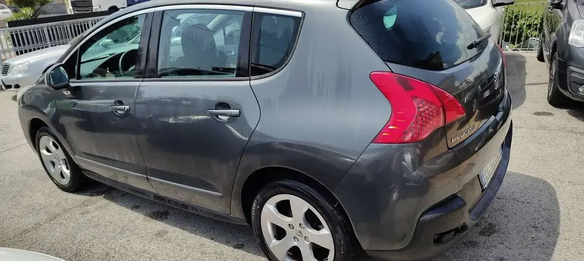 Usata Peugeot 3008 Business-Line 109 CV (80 kW) 2010 Grigio Station wagon