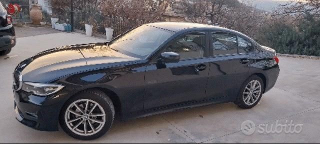 Nero Usata 2019 BMW 318 Tre volumi | 24.000 € - Immagine 1/4