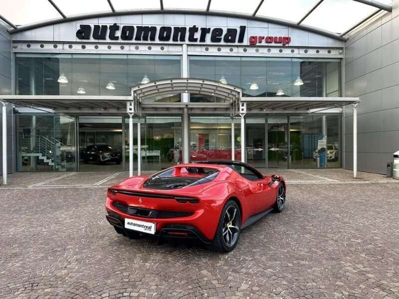 Usata Ferrari 296 829 CV (609 kW) 2024 Rosso Utilitaria