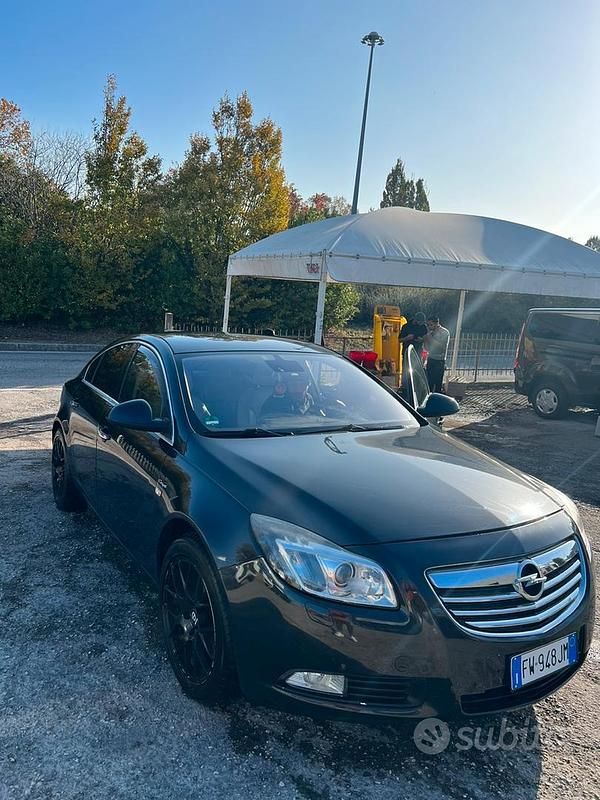 Usata Opel Insignia 2011 Nero Coupé