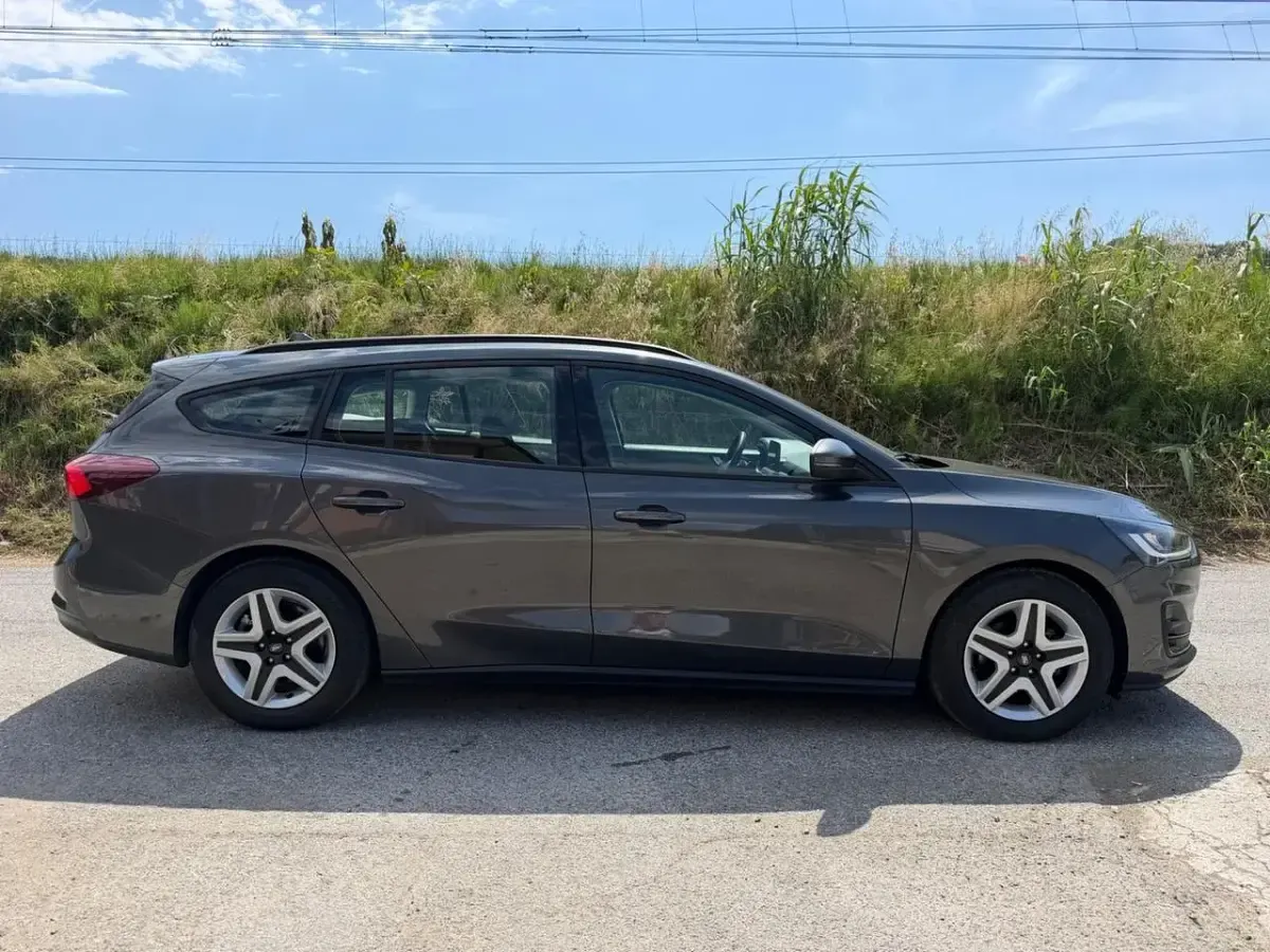 Usata Ford Focus Business Edition 120 CV (88 kW) 2022 Argento Station wagon