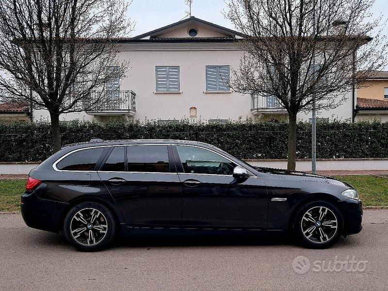 Usata BMW 520 Efficient Dynamics 190 CV (139 kW) 2016 Grigio Station wagon