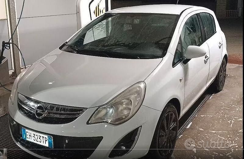 Usata Opel Corsa 2011 Bianco Utilitaria