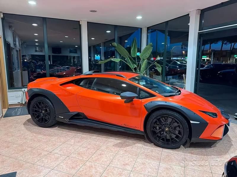 Nuova Lamborghini Huracán 610 CV (448 kW) 2025 Arancio xanto Coupé