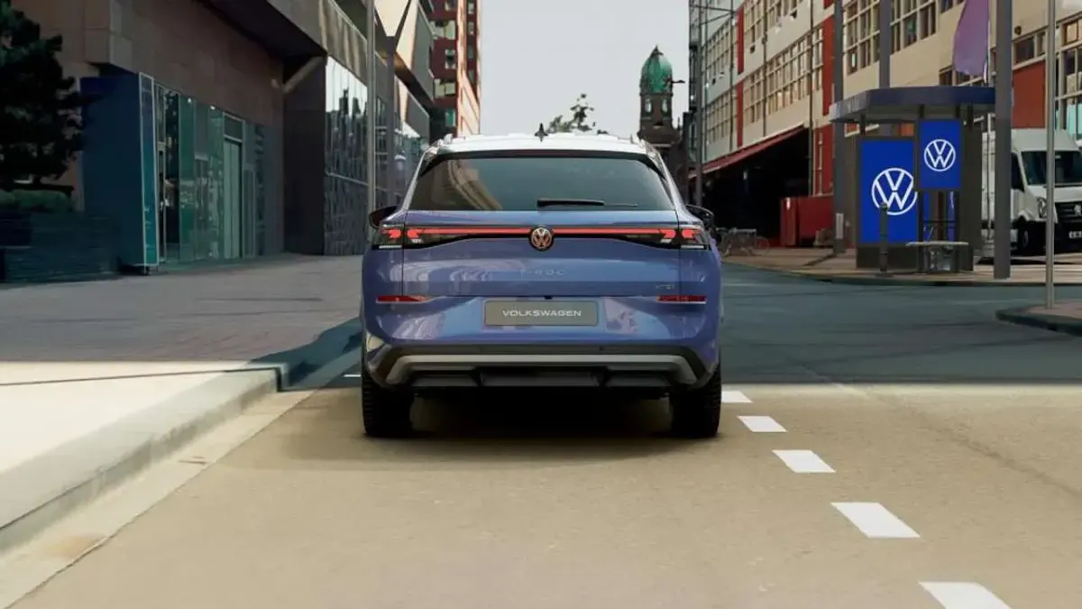 Nuova VW T-Roc Style 150 CV (110 kW) 2026 Celestial blue metallizzato ne SUV