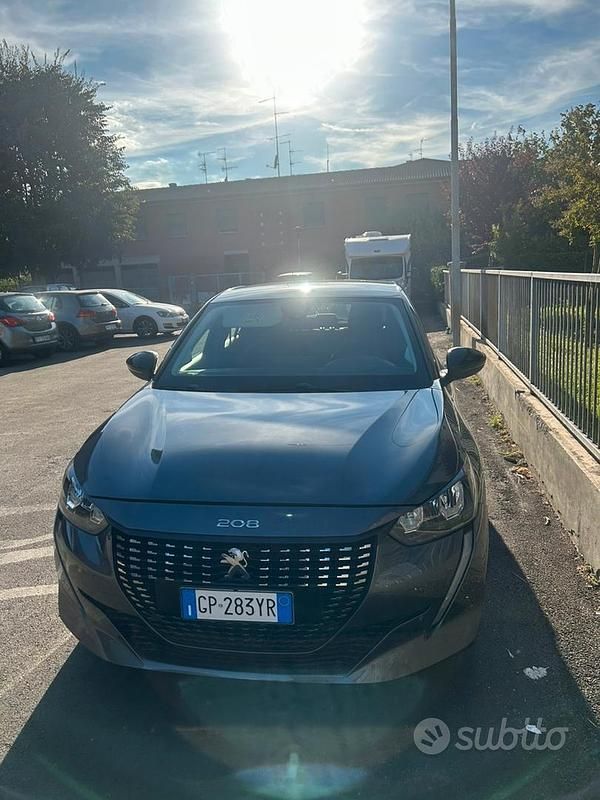 Usata 2023 Peugeot 208 Active Due volumi | 12.899 € (Buon prezzo) - Immagine 1/4