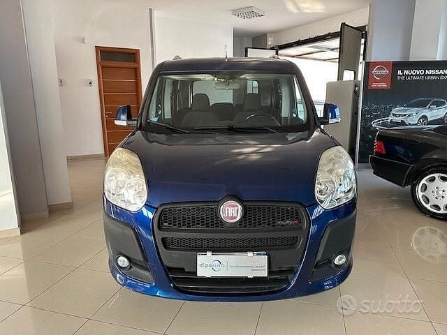 Usata Fiat Doblò Dynamic 105 CV (77 kW) 2012 Blu Monovolume