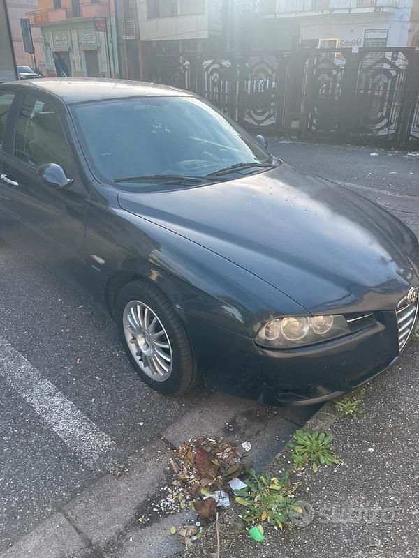 Usata Alfa Romeo 156 116 CV (85 kW) 2005 Marrone Berlina