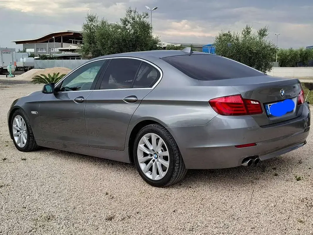 Usata BMW 520 184 CV (135 kW) 2010 Grigio Berlina