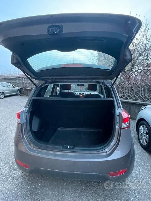 Usata Hyundai ix20 125 CV (91 kW) 2011 Marrone Utilitaria