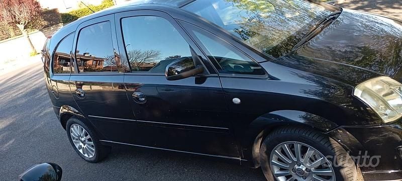 Usata Opel Meriva Cosmo 90 CV (66 kW) 2006 Nero Monovolume