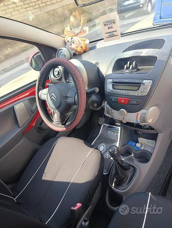 Usado Citroën C1 68 CV (50 kW) 2008 Rojo Utilitario