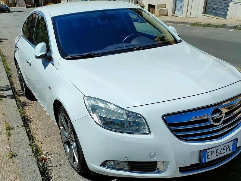 Usata Opel Insignia Cosmo 131 CV (96 kW) 2013 Bianco Berlina