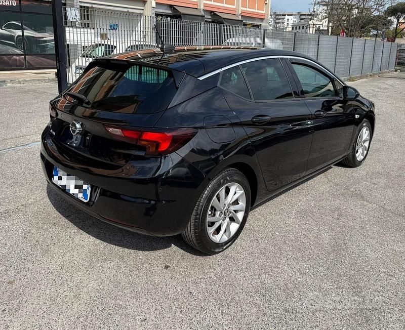 Käytetty Opel Astra Ultimate 122 HP (89 kW) 2021 Musta Farmari