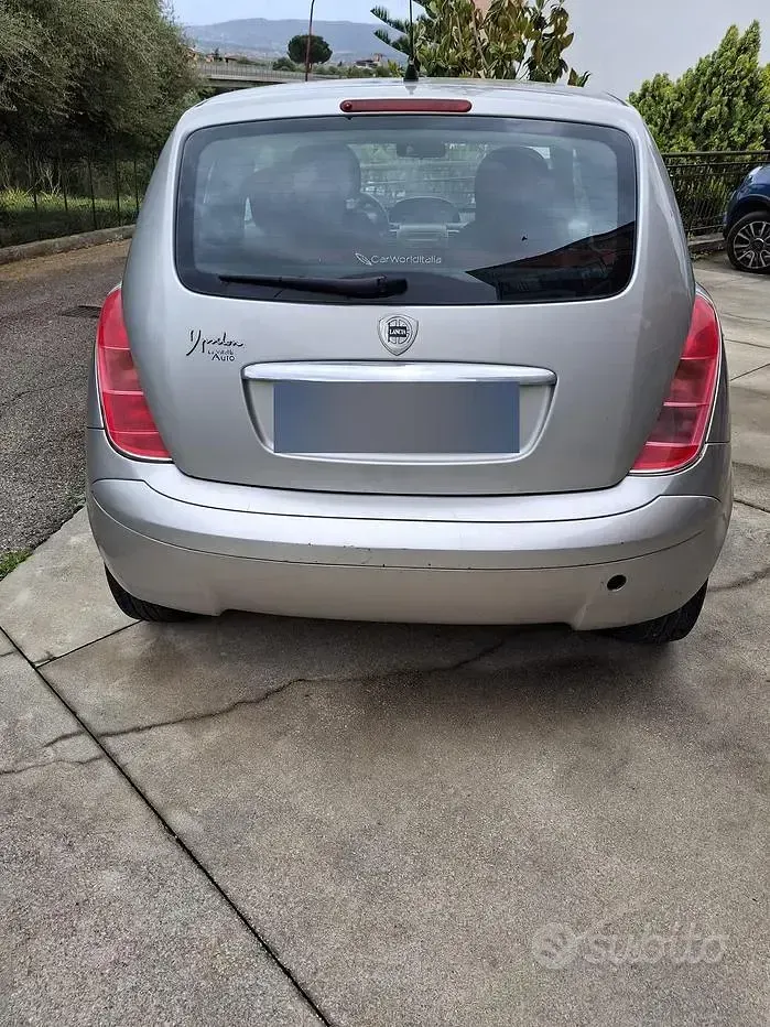 Usata Lancia Ypsilon 60 CV (44 kW) 2006 Grigio Utilitaria