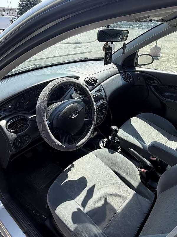 Usata Ford Focus Zetec 101 CV (74 kW) 2004 Berlina
