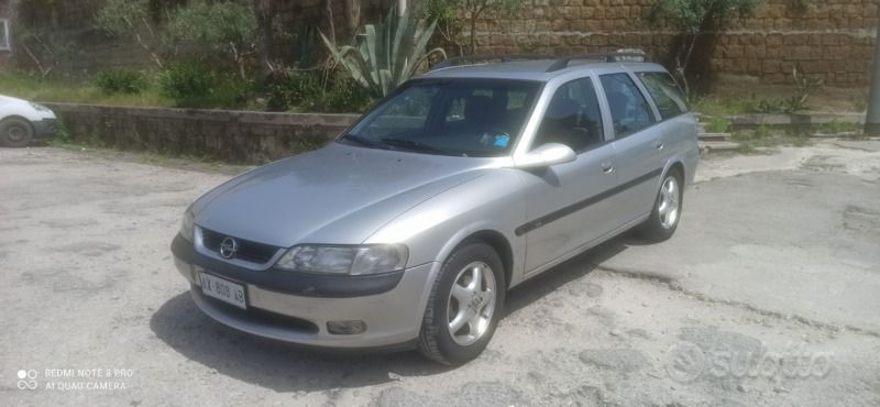 Usata 1998 Opel Vectra Station wagon | 990 € - Immagine 1/4