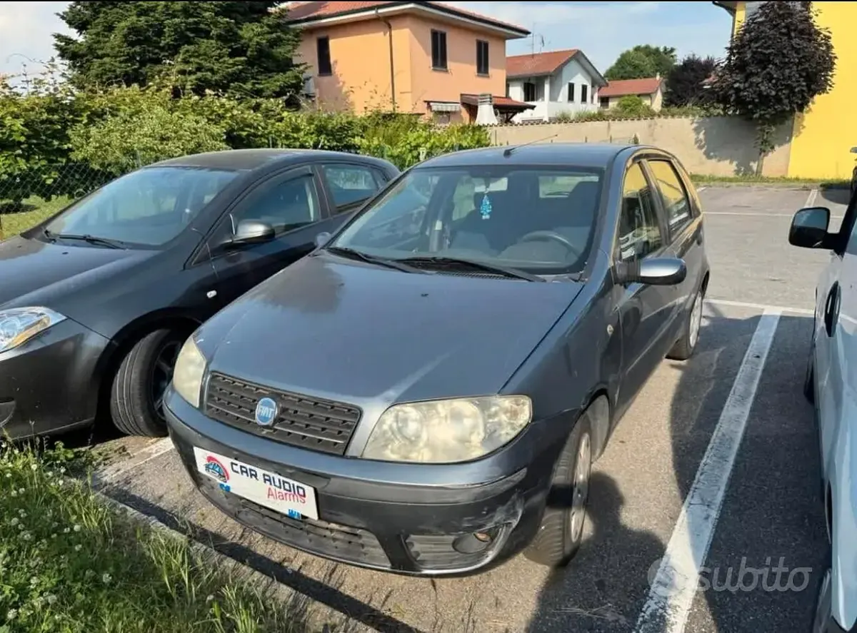 Usata Fiat Punto Active 60 CV (44 kW) 2006 Grigio Utilitaria