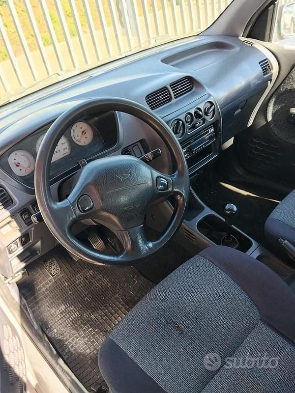 Usata Daihatsu Terios 86 CV (63 kW) 2002 Grigio SUV