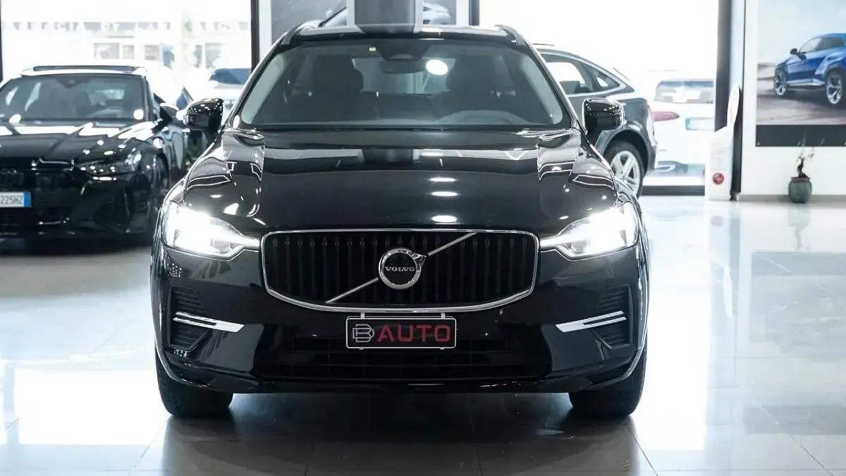 Usata Volvo XC60 Momentum 197 CV (144 kW) 2022 Nero SUV