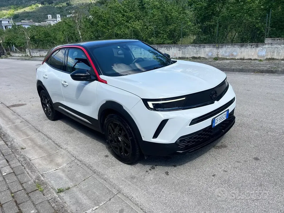 Usata Opel Mokka GS Line 110 CV (80 kW) 2021 Bianco SUV