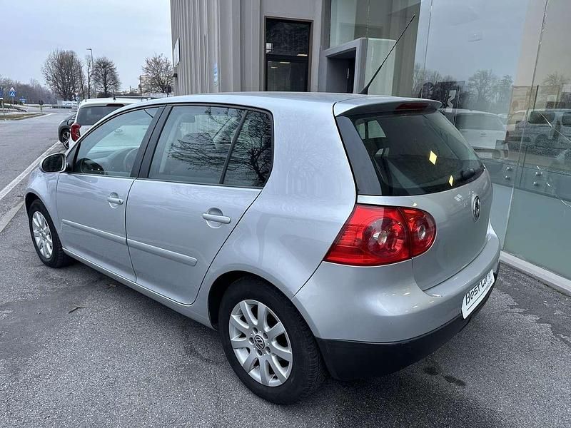 Usata VW Golf V Sportline 105 CV (77 kW) 2007 Grigio metalizzato Berlina
