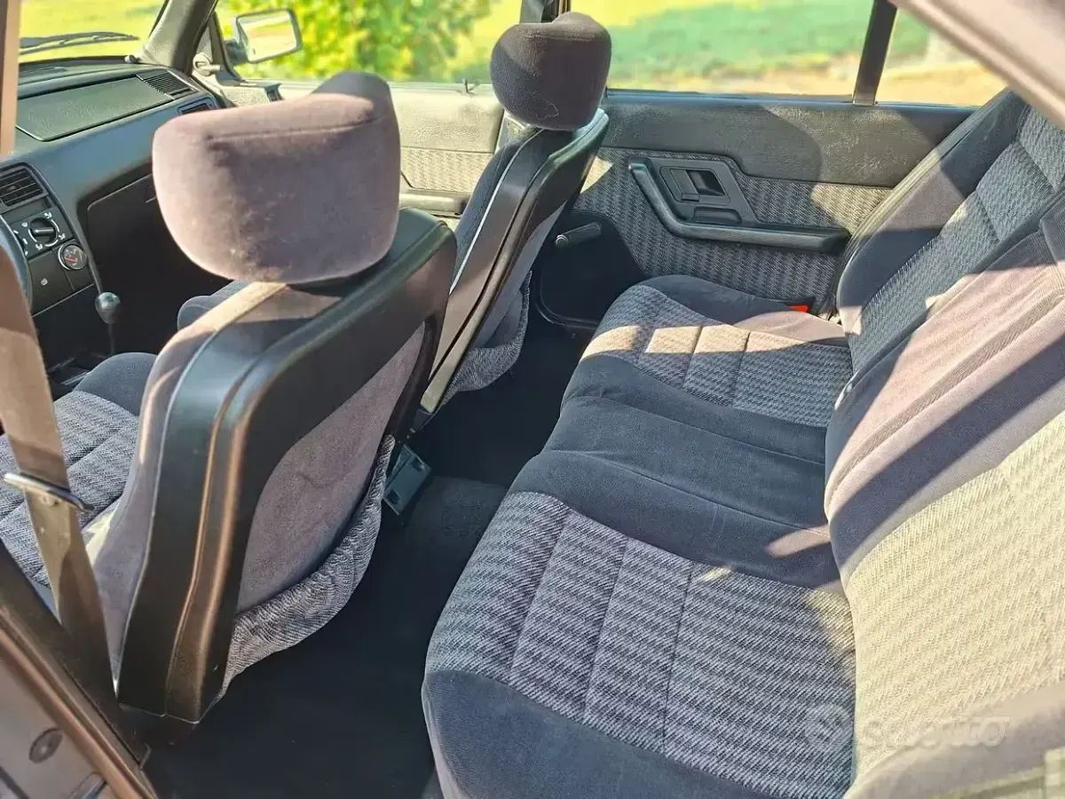 Usata Citroën BX 71 CV (52 kW) 1991 Grigio Berlina