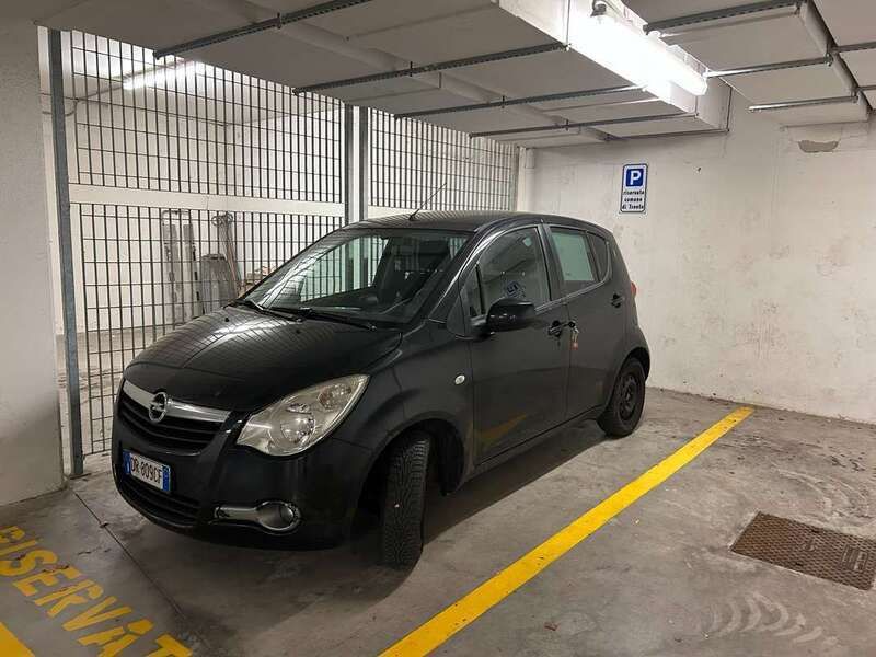 Usata Opel Agila Enjoy 75 CV (55 kW) 2008 Nero Utilitaria