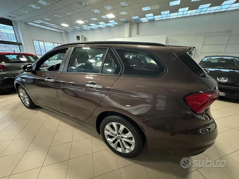 Usata Fiat Tipo Wagon 95 CV (69 kW) 2017 Marrone Station wagon