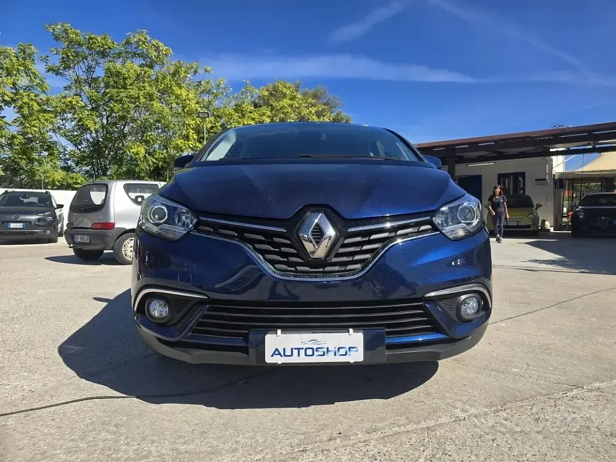 Usata Renault Scénic 110 CV (80 kW) 2017 Blu Monovolume
