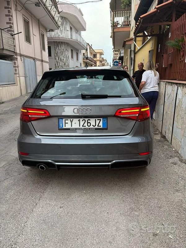 Usata Audi A3 S-Line 116 CV (85 kW) 2019 Grigio Berlina